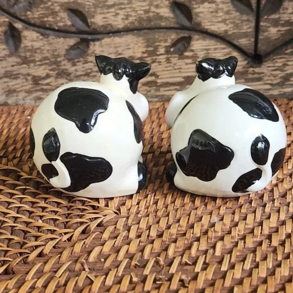Cows Salt & Pepper, Ceramic Black White Jersey Cattle Vintage Moooo ADORBS!